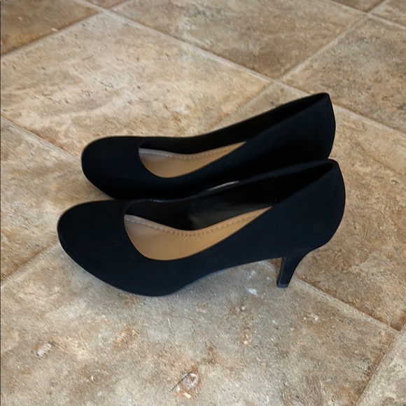 Chic Black Women's Heels - Picture 1 of 6